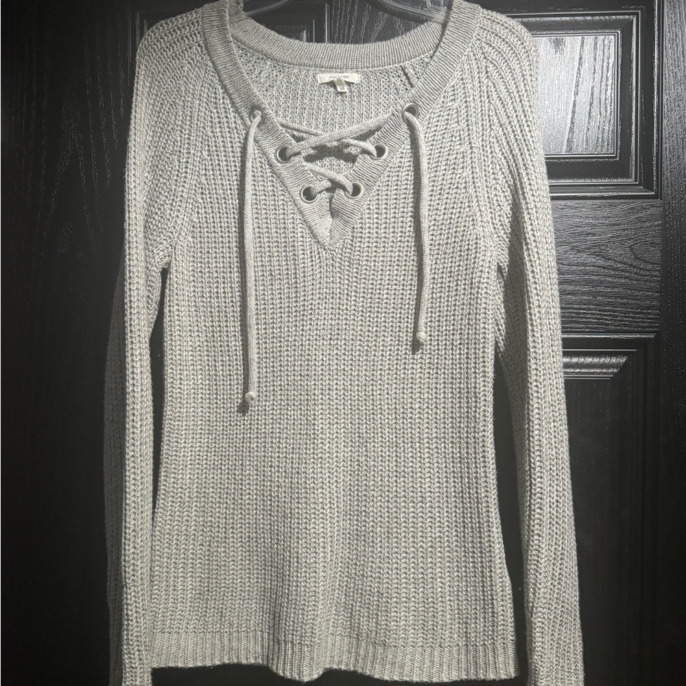 Maurice’s gray knit sweater